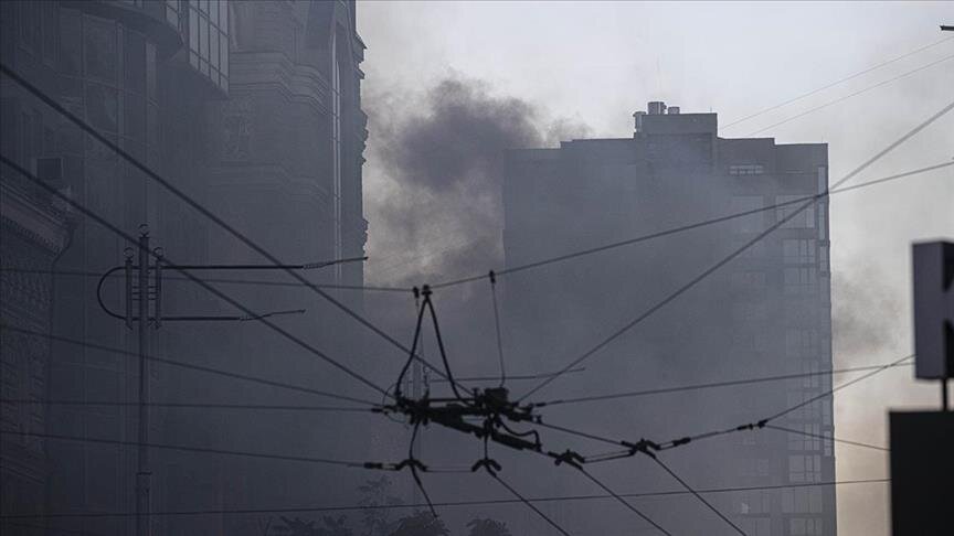 2 ساختمان اداری در کیف در اثر لاشه هواپیمای بدون سرنشین آسیب دیدند