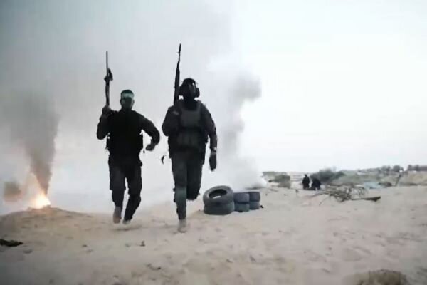 ویدئو: گردان های القسام حماس رزمایش نظامی برگزار کردند