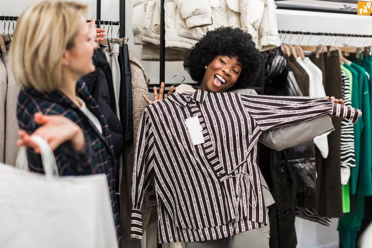 رنگ لباس برای پوست سبز مناسب است. رنگ لباس برای پوست سبز مناسب است.