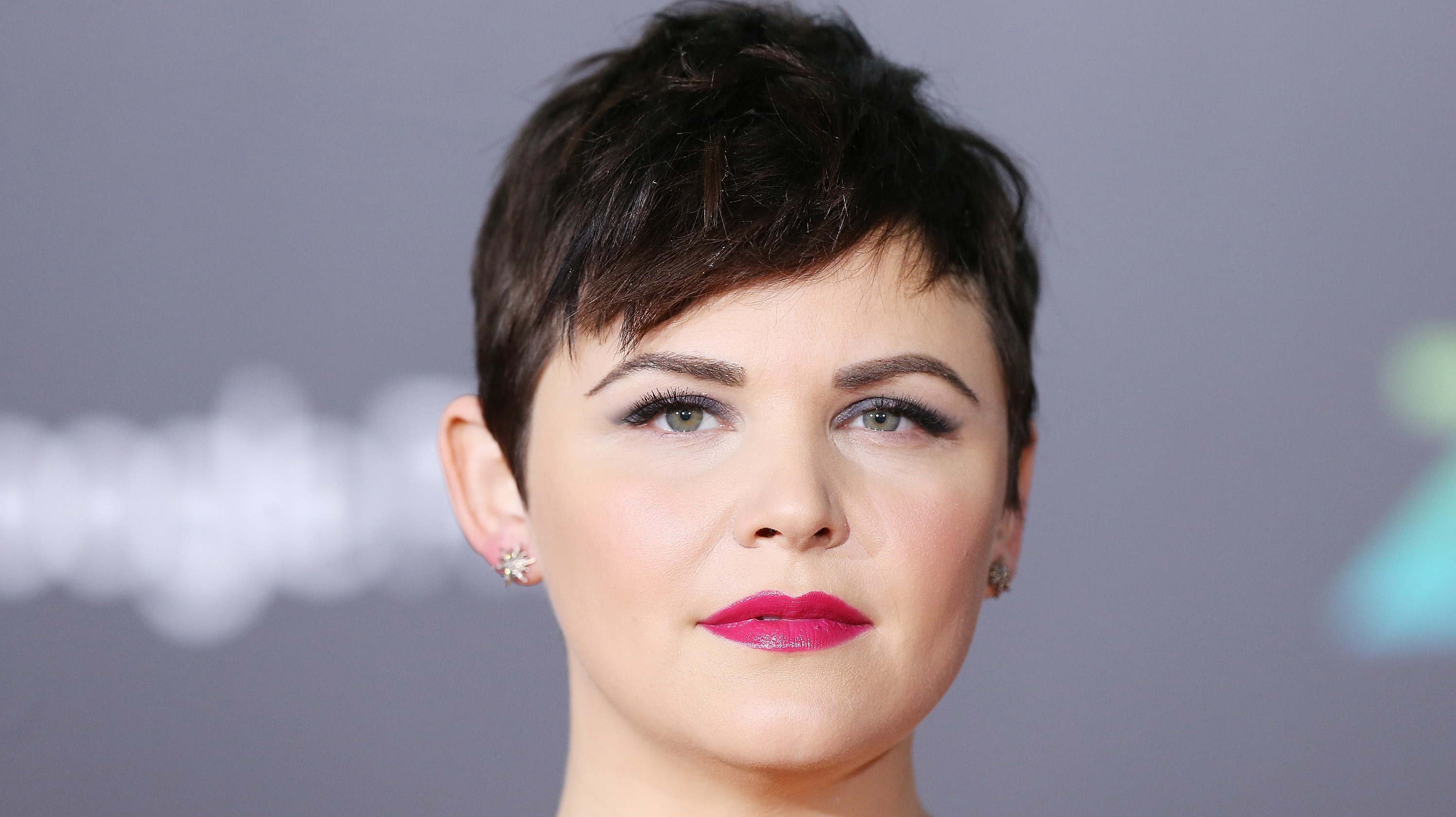 با این ترفندهای آرایش / آرایش صورت های گرد صورت خود را زاویه دار کنید با این ترفندهای آرایش / آرایش صورت های گرد صورت خود را زاویه دار کنید