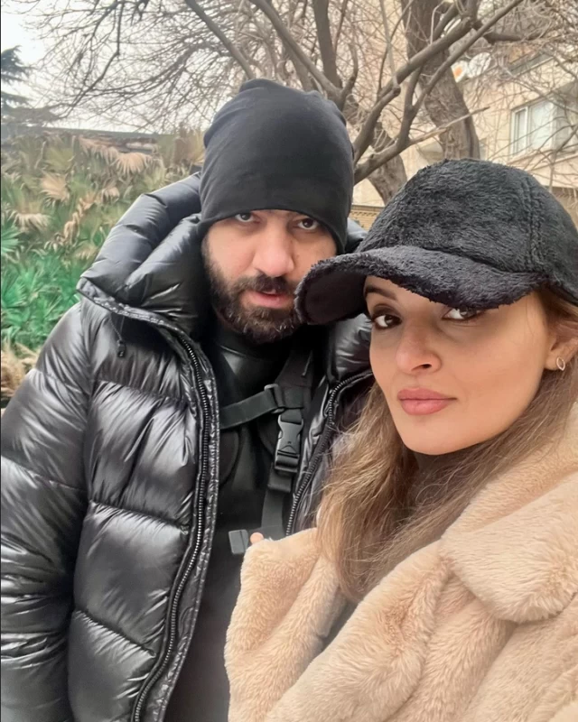 خانم بازیگر ایرانی پس از گذشت یک سال از طلاقش، مجدد ازدواج کرد!/ عکس 1 نیلوفر پارسا بازیگر 31 ساله اخیرا برای دومین بار با میلاد اسداللهی ازدواج کرد.