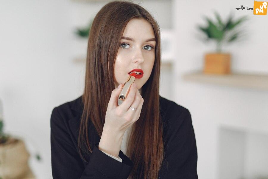 لب های قرمز طبیعی با چند تکنیک خانگی آسان! لب های قرمز طبیعی با چند تکنیک خانگی آسان!