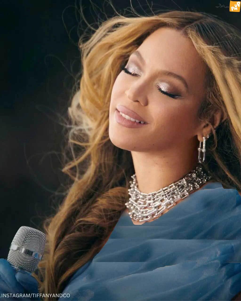 عکس/ بیانسه خواننده معروف با لباس خواب در این برنامه حضور یافت! عکس/ بیانسه خواننده معروف با لباس خواب در این برنامه حضور یافت!