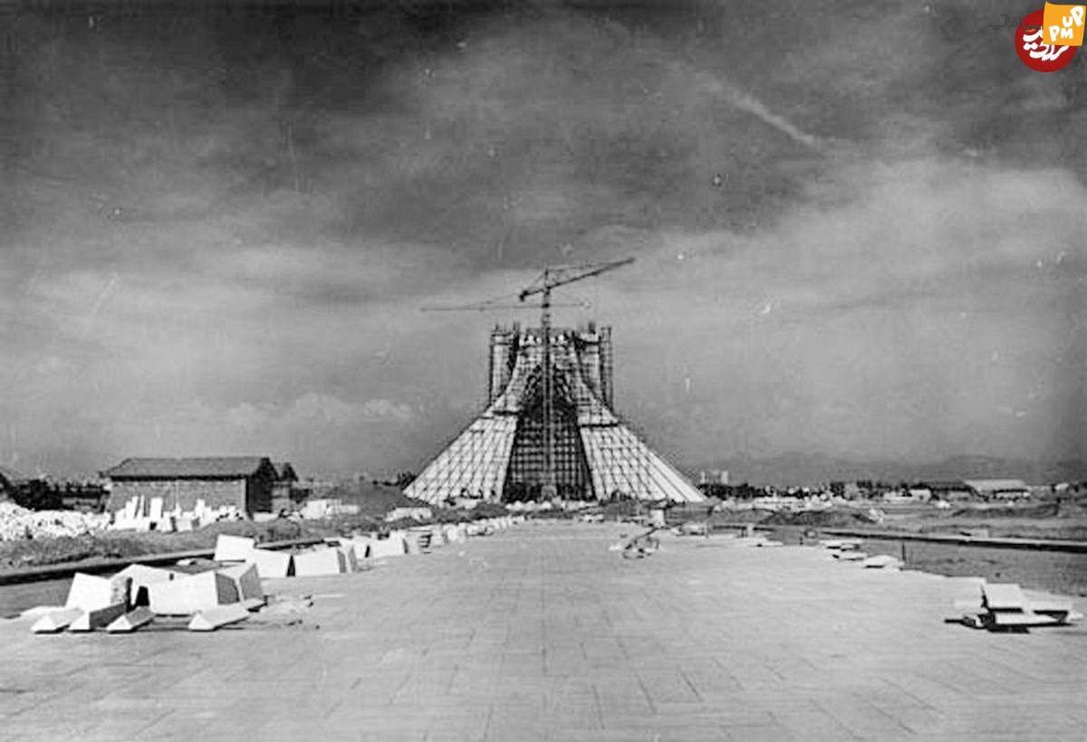 عکسی دیدنی از میدان آزادی در سال1349 که درحال ساخت است!/کس 1 عکسی دیدنی از میدان آزادی در سال1349 که درحال ساخت است!/کس