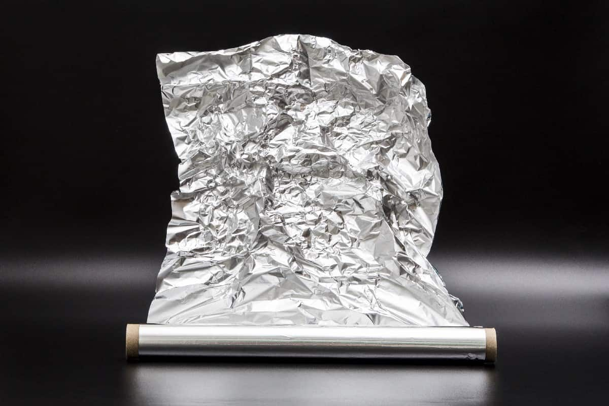 استفاده های باورنکردنی از فویل آلومینیومی در آشپزخانه که تا به حال از آن بی اطلاعید 2 استفاده های باورنکردنی از فویل آلومینیومی در آشپزخانه که تا به حال از آن بی اطلاعید