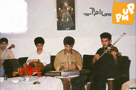 عکس زیرخاکی شادمهر عقیلی منتشر شد! /باورتان نمیشود این چهره آقای خواننده باشد! 1 عکسی جالب و منتشر نشده از شادمر عقیلی از زمانی که در ایران بود با چهره ای شگفت انگیز منتشر شد.