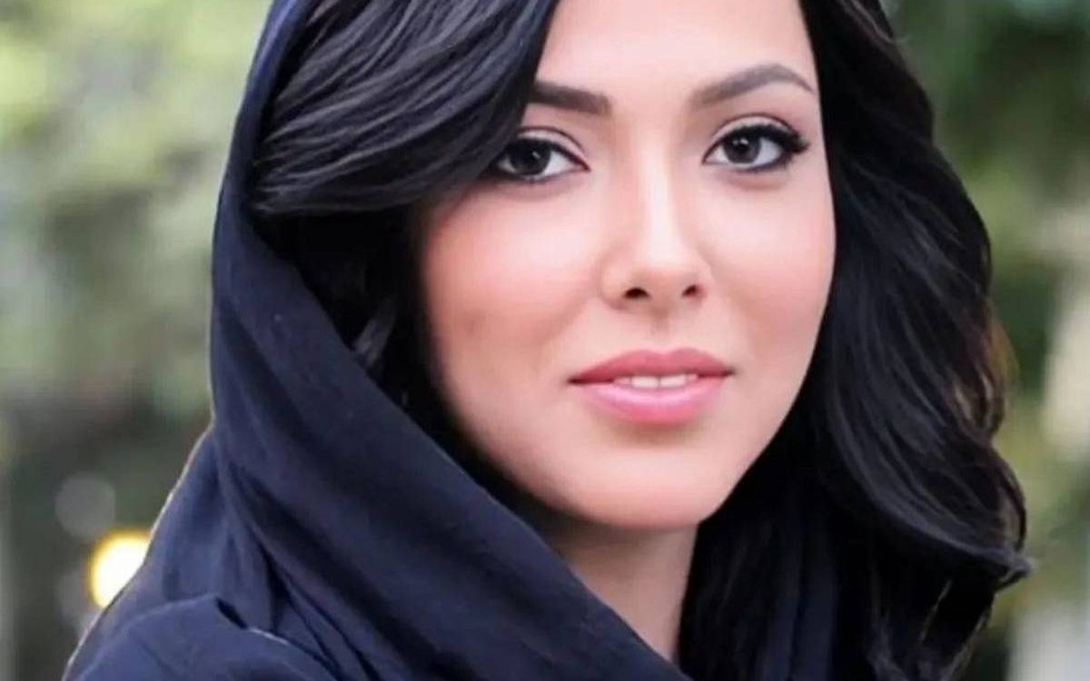 عکسی قدیمی از لیلا اوتادی با لباس رسمی رو دیده بودین؟/خانم بازیگر با پوشش رسمی!/عکس عکسی قدیمی از لیلا اوتادی با لباس رسمی رو دیده بودین؟/خانم بازیگر با پوشش رسمی!/عکس