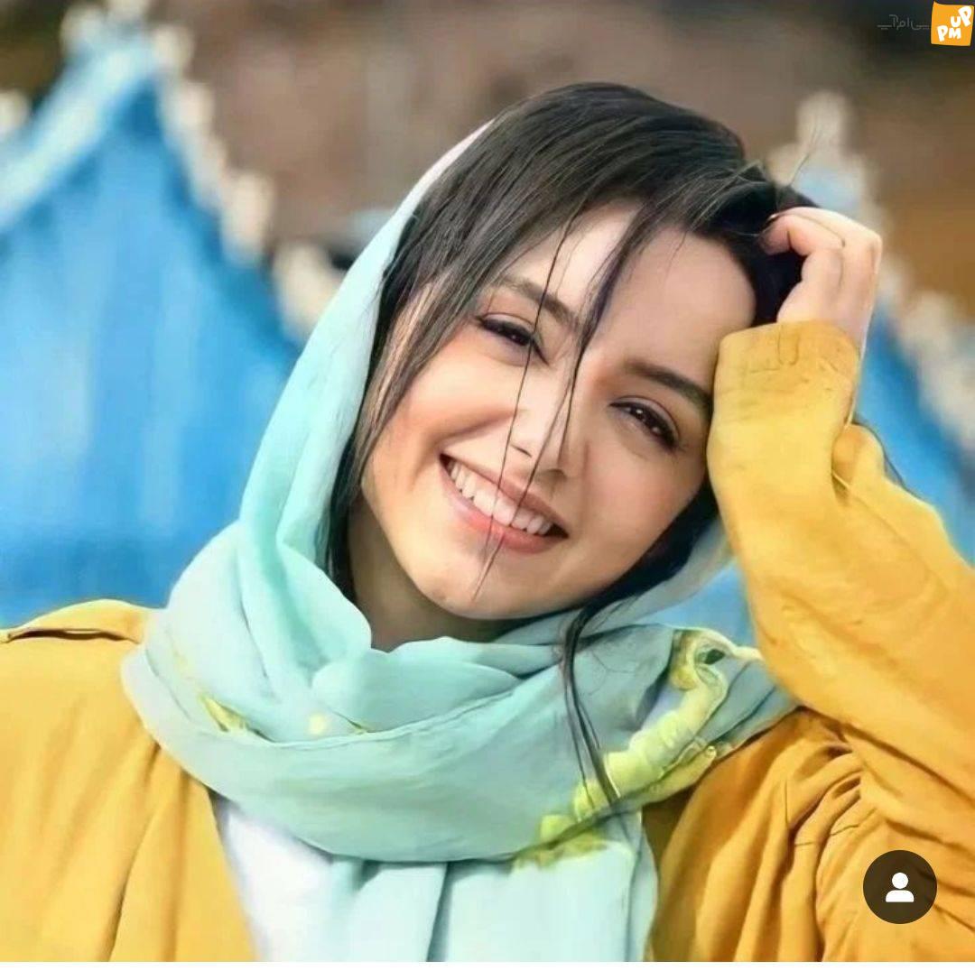 خنده های قشنگ نازنین بیاتی را ببینید! خنده ی زیبا و از ته دل این بازیگر همه را جذب خود کرده است!/عکس 1 خنده های قشنگ نازنین بیاتی را ببینید! خنده ی زیبا و از ته دل این بازیگر همه را جذب خود کرده است!/عکس