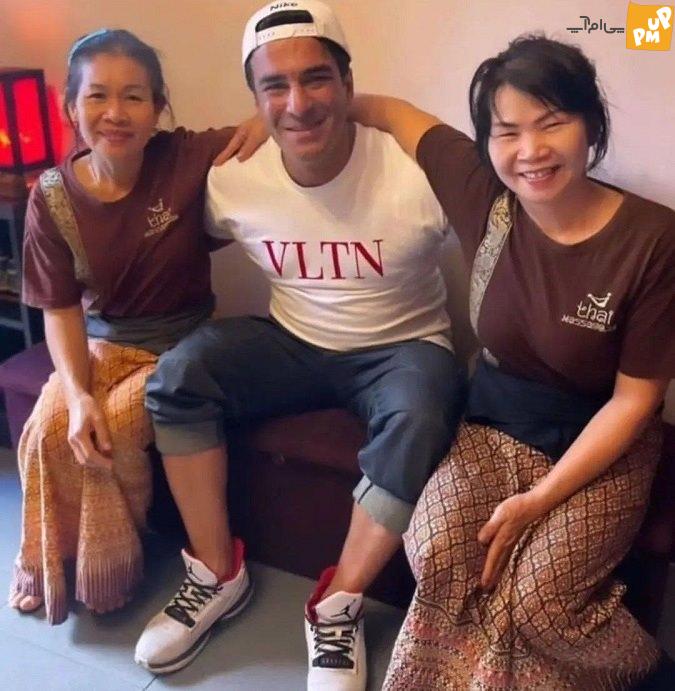 عکسی قدیمی از یوسف تیموری که شما را شوکه می کند!/خواستگاری یوسف از عباس جمشیدی در جوکر!/فیلم 4 عکس جنجالی یوسف تیموری در کنار هواداران تایلندی