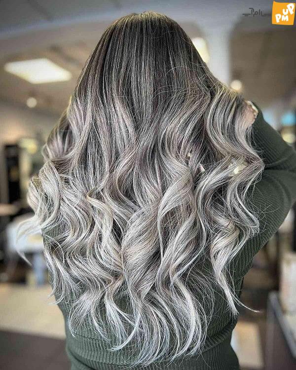 رنگ مو بلوند یخی مد روز را برای فصل تابستان از دست ندهید. رنگ مو بلوند یخی مد روز را برای فصل تابستان از دست ندهید.