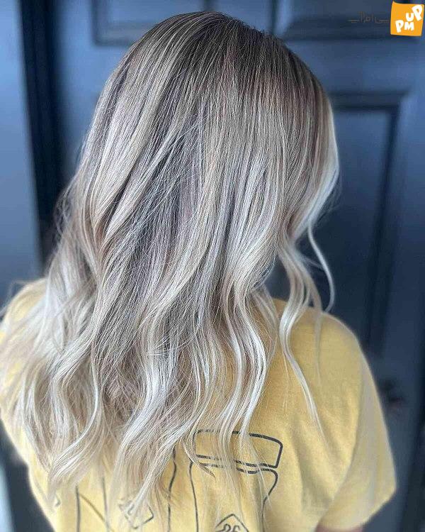 رنگ مو بلوند یخی مد روز را برای فصل تابستان از دست ندهید. رنگ مو بلوند یخی مد روز را برای فصل تابستان از دست ندهید.