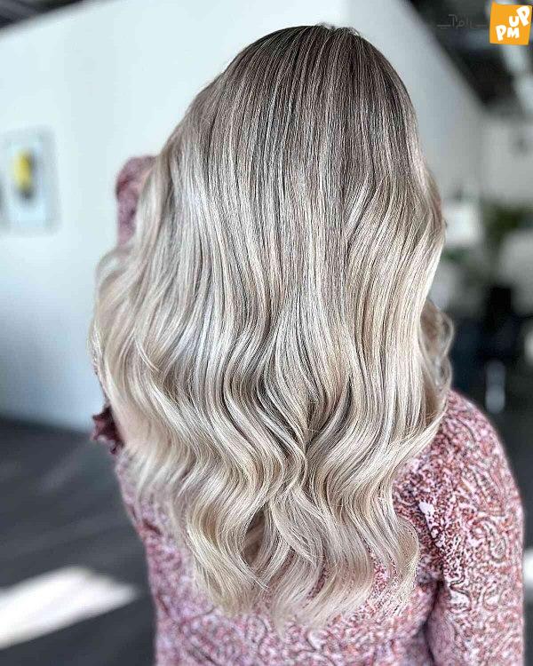 رنگ مو بلوند یخی مد روز را برای فصل تابستان از دست ندهید. رنگ مو بلوند یخی مد روز را برای فصل تابستان از دست ندهید.