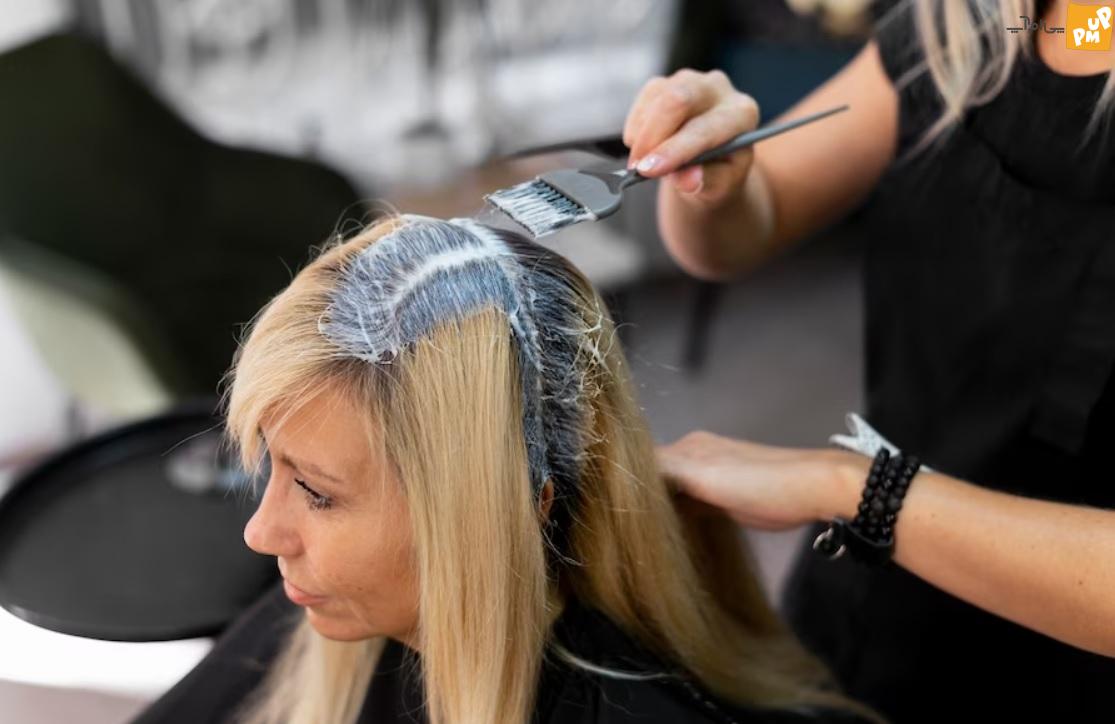 اشتباهات رایج در رنگ آمیزی مو که شما را مسن تر نشان می دهد اشتباهات رایج در رنگ آمیزی مو که شما را مسن تر نشان می دهد