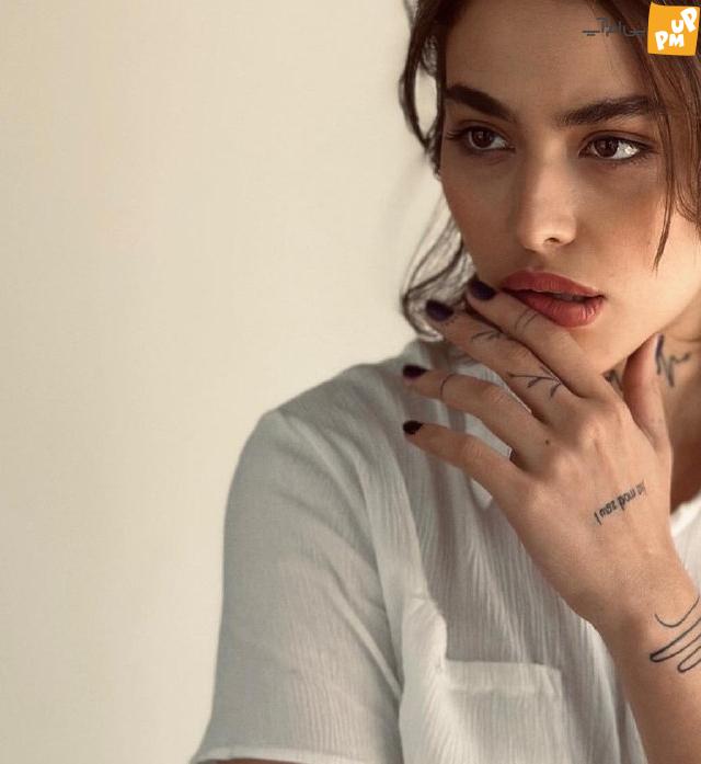 عکس مسابقه ریحانه پارسا با سفید برفی! | فوتبال روزانه عکس مسابقه ریحانه پارسا با سفید برفی!