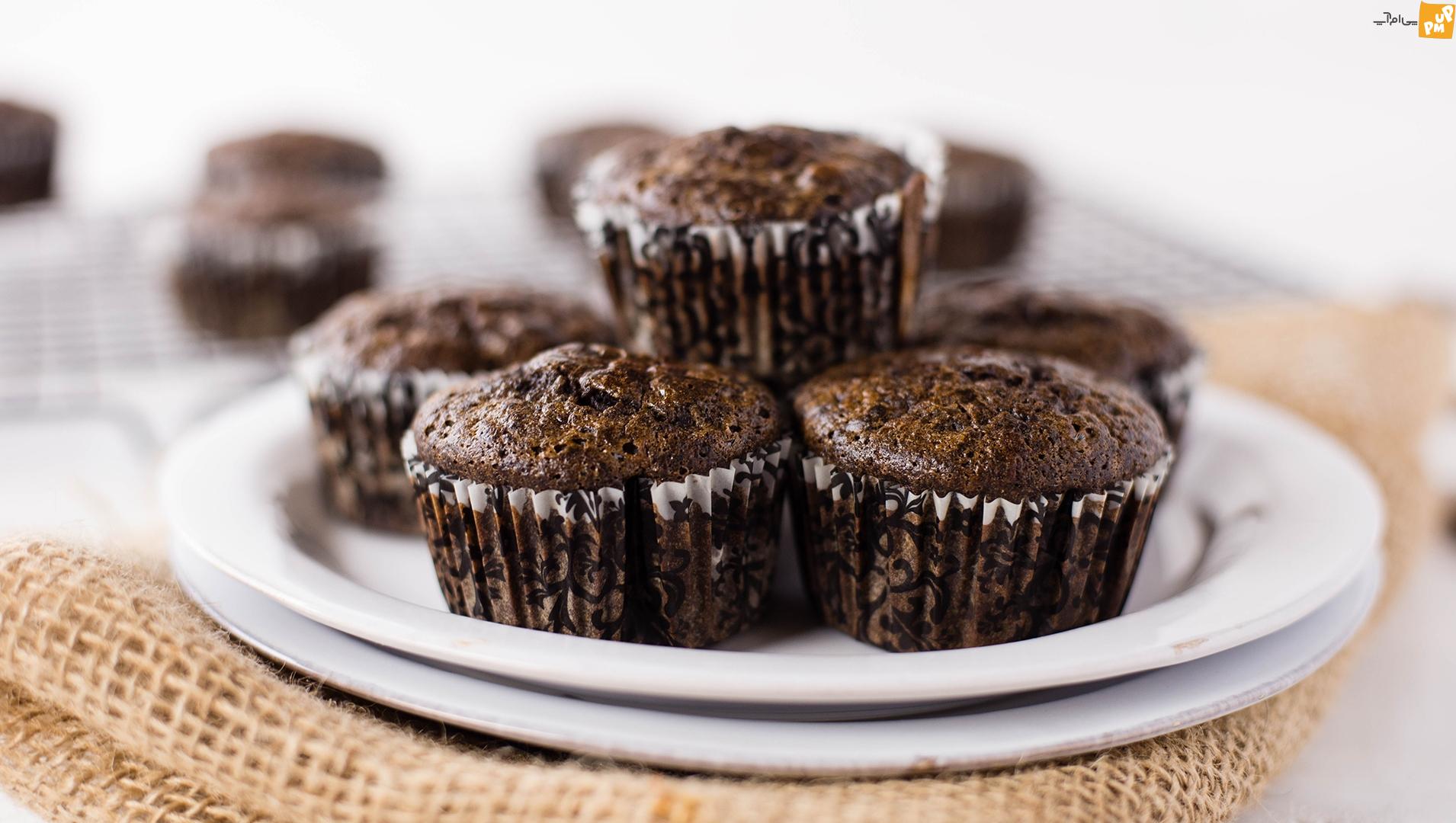 طرز تهیه کیک شکلاتی مرطوب مرحله به مرحله طرز تهیه کیک شکلاتی مرطوب مرحله به مرحله