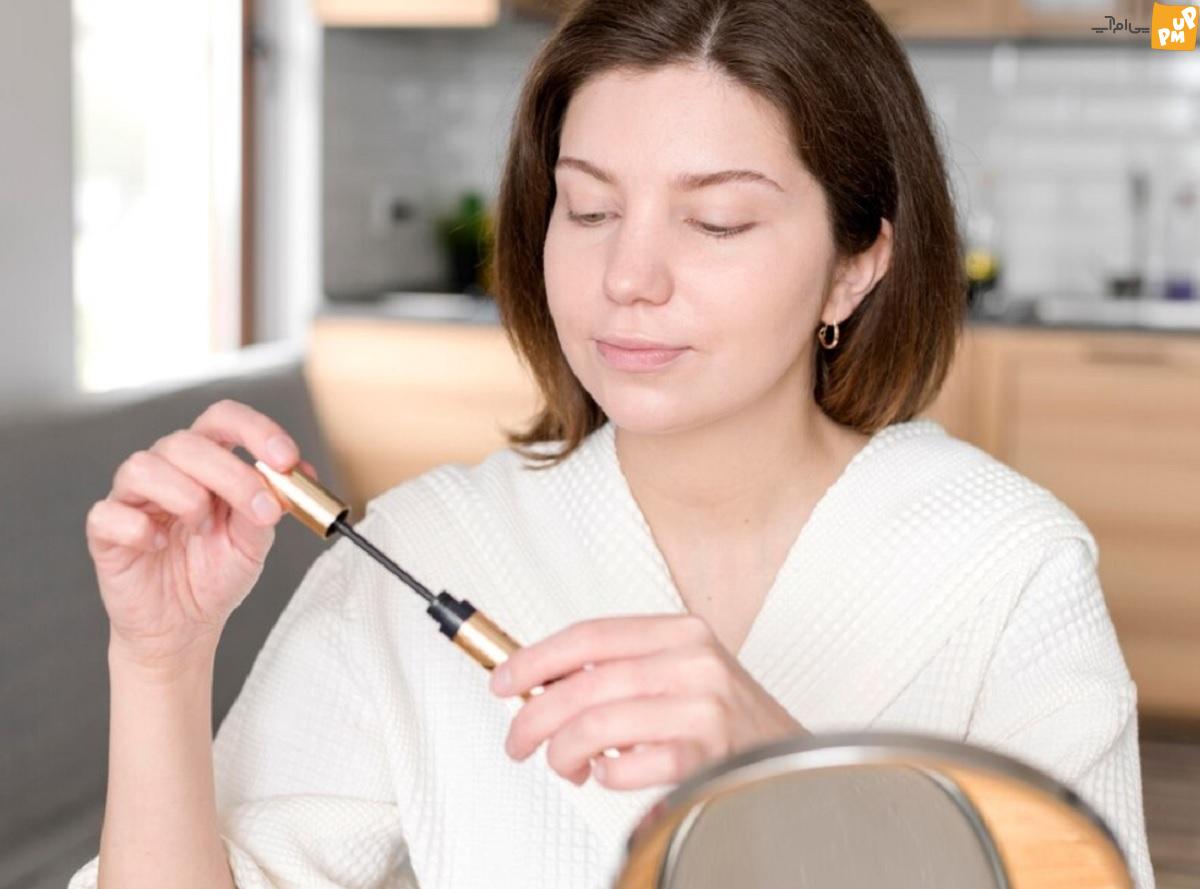 نحوه ریمل زدن با توجه به فرم چشم، نکته ای که در هنگام آرایش به آن توجه نمی شود نحوه ریمل زدن با توجه به فرم چشم، نکته ای که در هنگام آرایش به آن توجه نمی شود