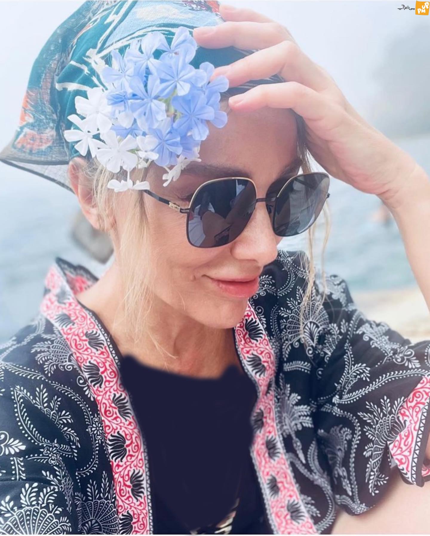 سفر تابستانی زرین تکیندور بازیگر ۵۹ سالهی ترکیهای به سن تروپه! + عکس 2 سفر تابستانی زرین تکیندور بازیگر ۵۹ سالهی ترکیهای به سن تروپه! + عکس