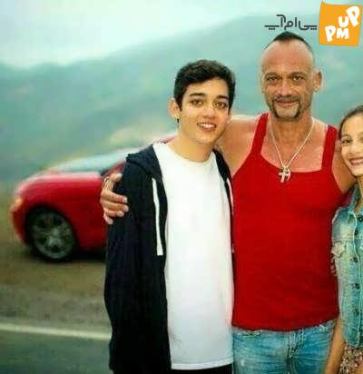 اولین نوه "گوگوش" پسری است با چهره دخترانه!/ عکس 1 کامبیز قربانی فرزند گوگوش خواننده لس آنجلسی تاکنون ازدواج ناموفقی داشته و حاصل این ازدواج دو فرزند به نام های دارا و مایا است.