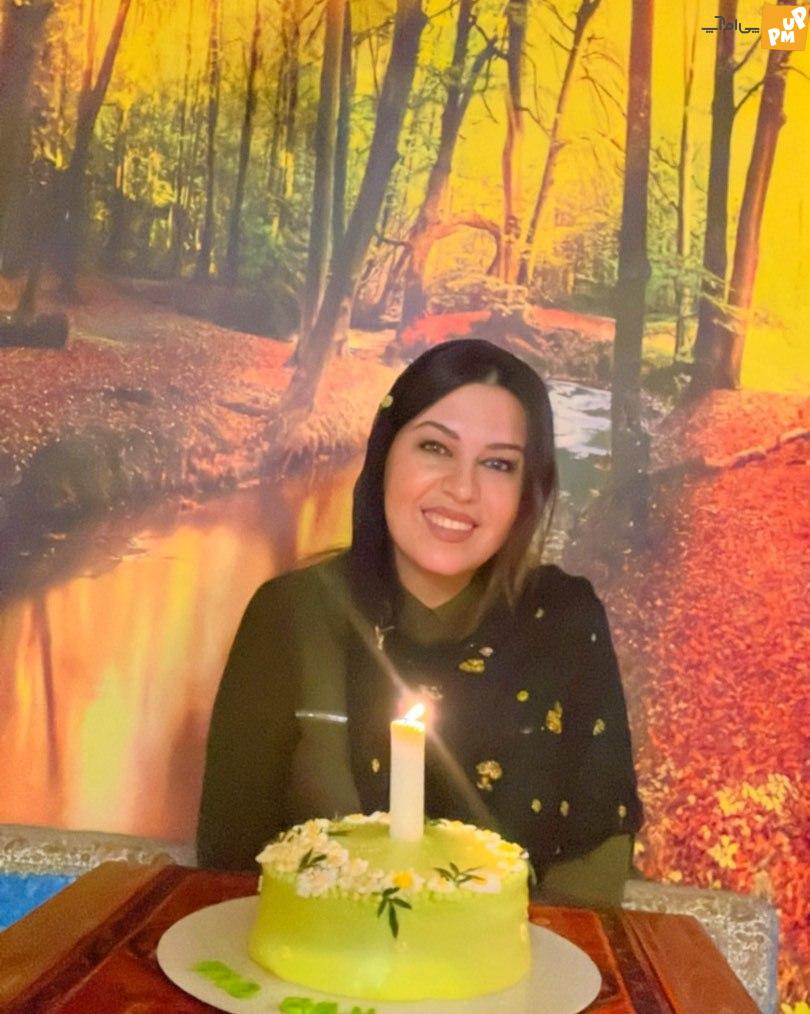 استایل شیک و رسمی "گیتی قاسمی" در روز تولدش با این کیک عجیب و غریب!/ عکس 1 استایل شیک و رسمی "گیتی قاسمی" در روز تولدش با این کیک عجیب و غریب!/ عکس