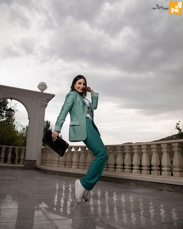 حرکت خاص و عجیب بازیگر سریال جیران غوغا کرد! /این ژست از خانم بازیگر بعید بود! 1 حرکت خاص و عجیب بازیگر سریال جیران غوغا کرد! /این ژست از خانم بازیگر بعید بود!