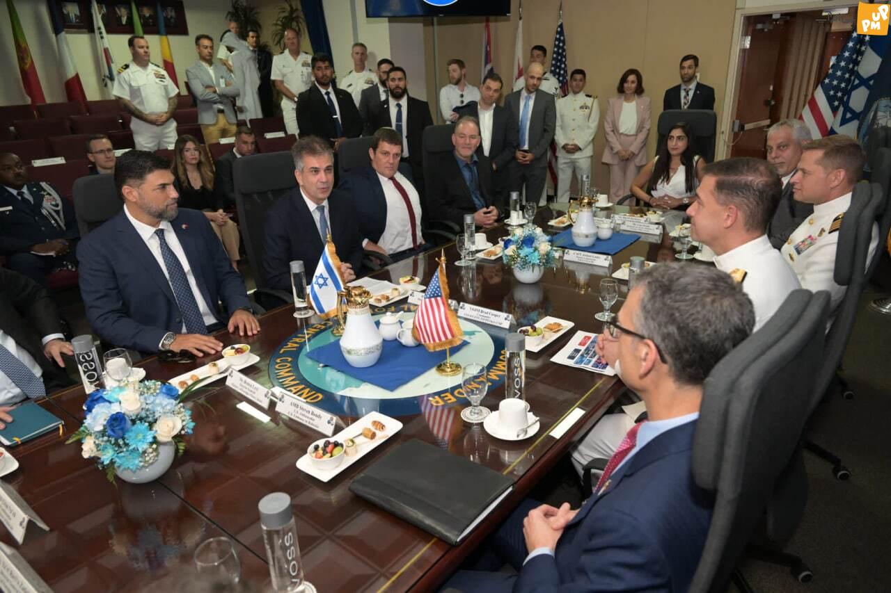 وزیر خارجه اسرائیل از ناوگان پنجم نیروی دریایی آمریکا در بحرین بازدید کرد وزیر خارجه اسرائیل از ناوگان پنجم نیروی دریایی آمریکا در بحرین بازدید کرد