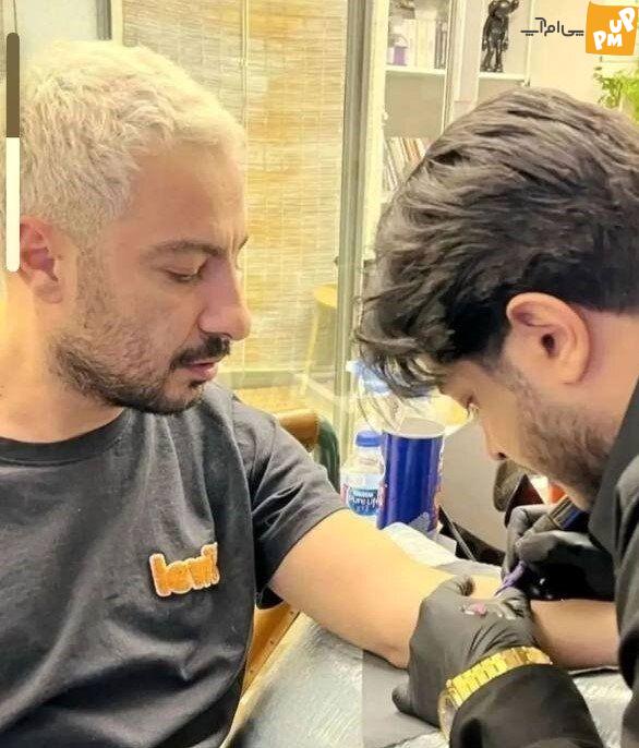 عکس جنجالی نوید محمد زاده در حال خالکوبی با موهای بلوند همه را شوکه کرد!/عکس 1 عکس جنجالی نوید محمد زاده در حال خالکوبی با موهای بلوند همه را شوکه کرد!/عکس