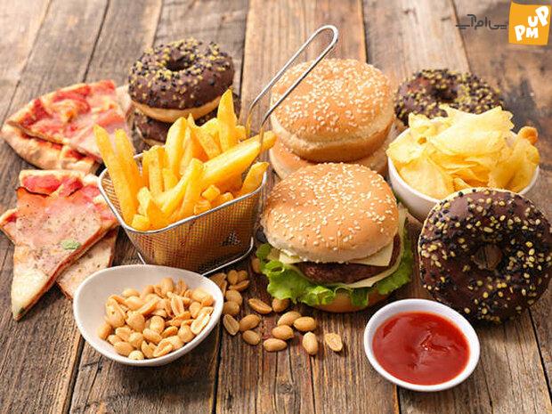 لیست مواد غذایی که افسردگی را در بدنتان تشدید میکنند! 1 این غذاهای محبوب خطر ابتلا به افسردگی را افزایش می دهند