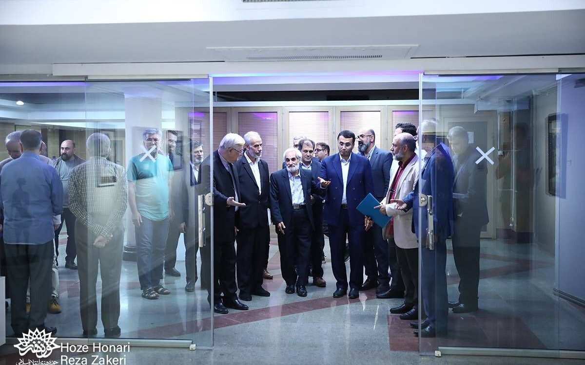 جلوه خوشنویسی هنرمندان تبریزی; در گالری استاد بزرگ جلوه خوشنویسی هنرمندان تبریزی; در گالری استاد بزرگ