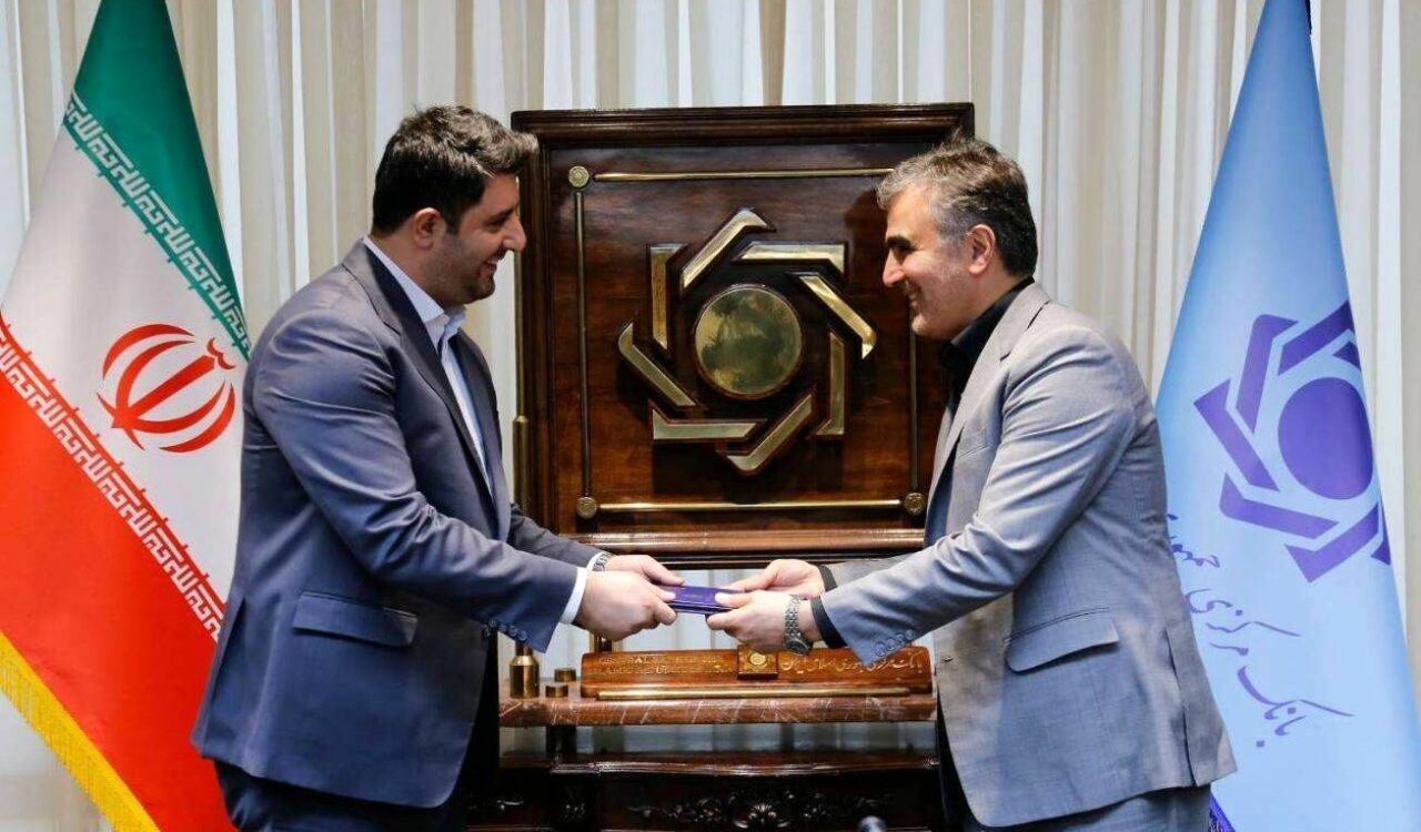 حکم فرزین معاون نخبگان جوان دانشگاه تهران حکم فرزین معاون نخبگان جوان دانشگاه تهران