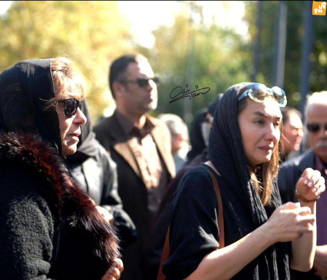 هانیه توسلی در مراسم ختم داریوش مهرجویی/ بازیگر زن چند سال دارد! + عکس هانیه توسلی در مراسم ختم داریوش مهرجویی/ بازیگر زن چند سال دارد! + عکس