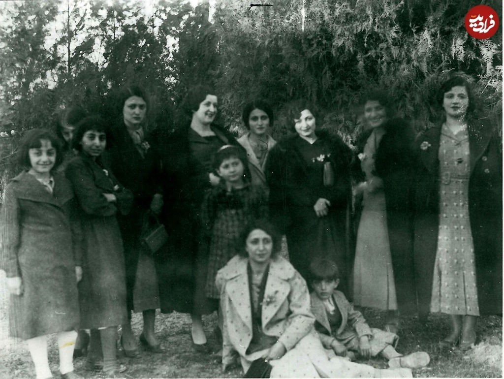 تور دختران جوان در تهران 100 سال پیش